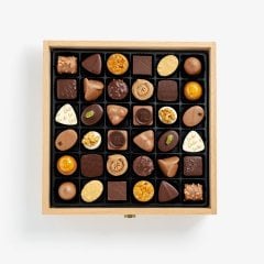 Praline Selection 72 pcs per woodbox