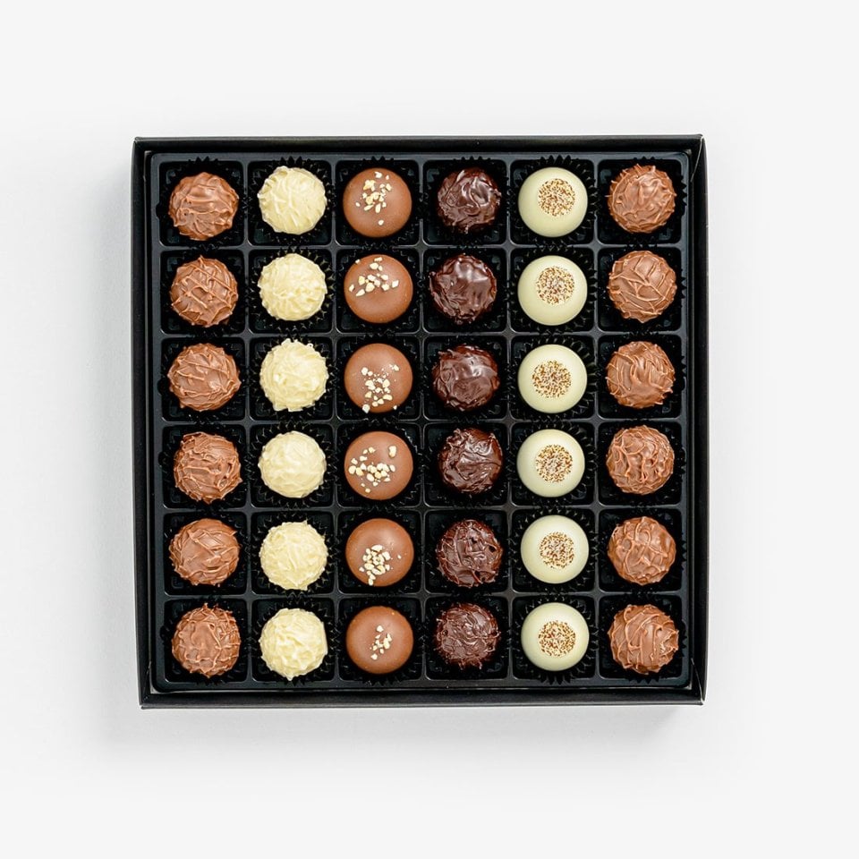 Shop Truffle Selection 36 pcs per box by Läderach