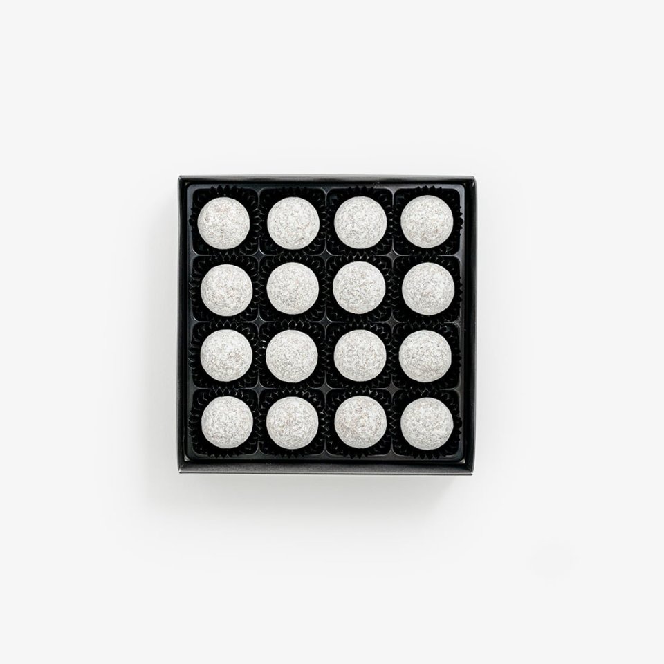 Marc de Champagne Truffles 16 pcs per box by Läderach