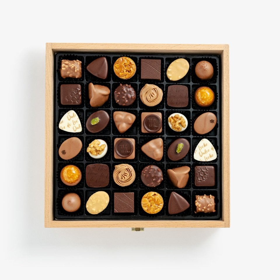 Praline Selection: Exquisite 72-Piece Assortment of Milk