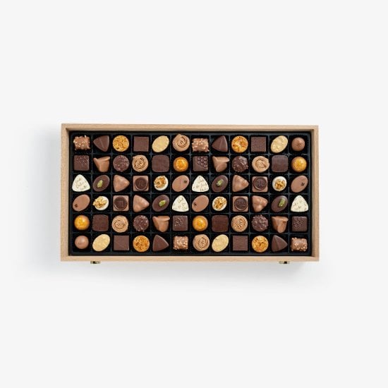 Praline Selection 144 pieces per woodbox